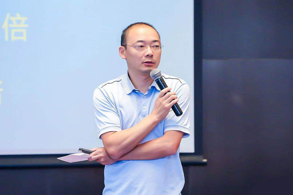 4、大搜车副总裁，车易拍首席营销官许竹潇.jpg
